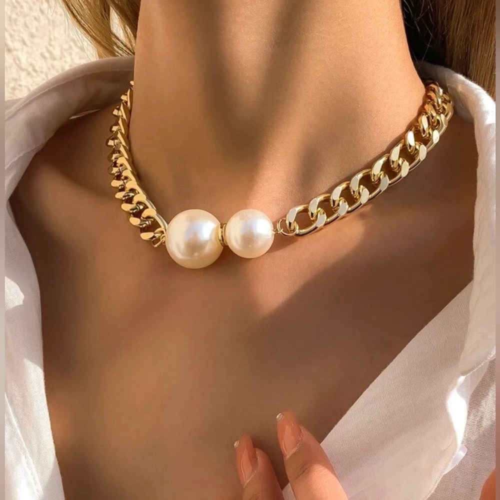 Chunky Pearl Necklace - Pearl Statement Necklace- Gold Chain Necklace